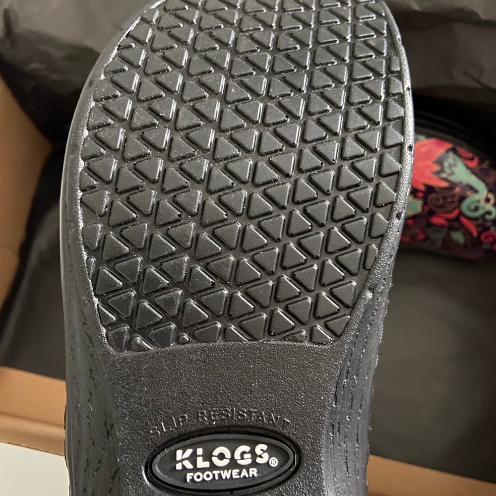 Klogs - Picture 2 of 4